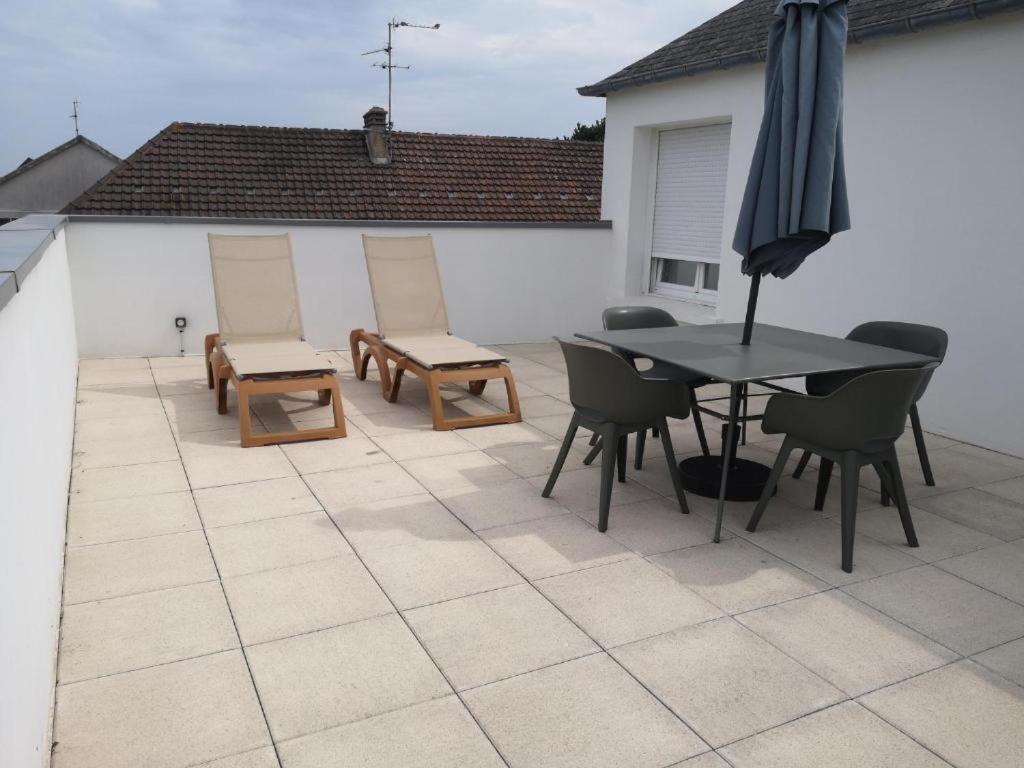 Place Alexandre Stanier Apt N 7 Avec Terrasse อัสแนลส์ ภายนอก รูปภาพ